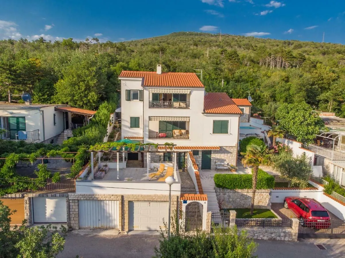 Apartment Villa Nika Selce Croatia