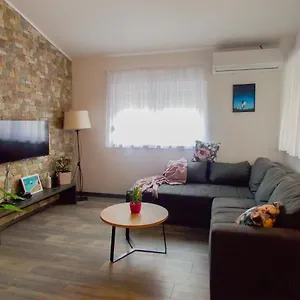 Bamboo Apartment Nin