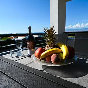 Astoria Apartman Vir