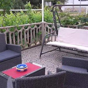 Corry 1 Apartment Ravni