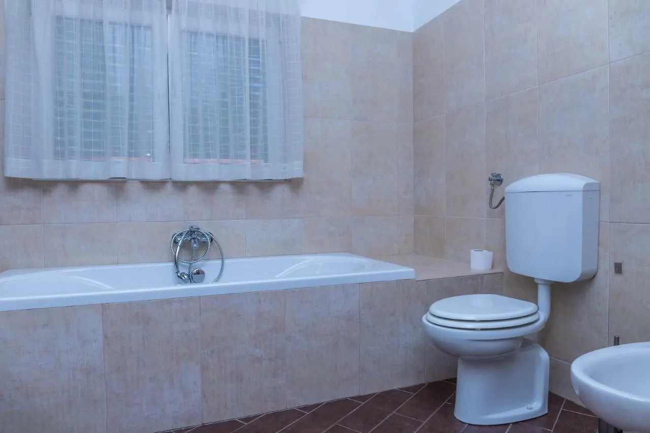 Villa Nika Selce 0*,  Croazia