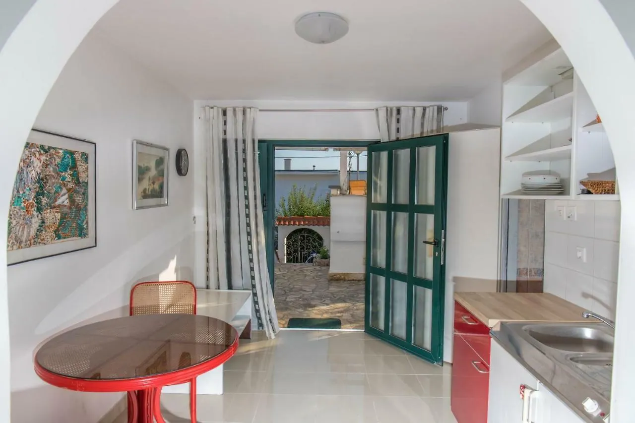 Apartment Villa Nika Selce Kroatien
